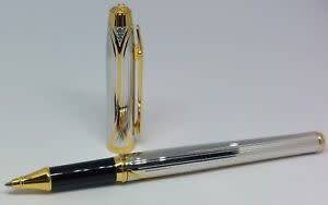 ELYSEE PARTHENON BI-COLOR PLATINUM AND GOLD FOUNTAIN PEN WITH 18K EF GOLD NIB IN EXCELLENT CONDITION