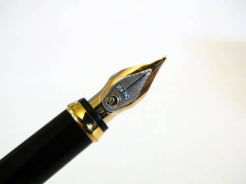 ELYSEE PARTHENON BI-COLOR PLATINUM AND GOLD FOUNTAIN PEN WITH 18K EF GOLD NIB IN EXCELLENT CONDITION
