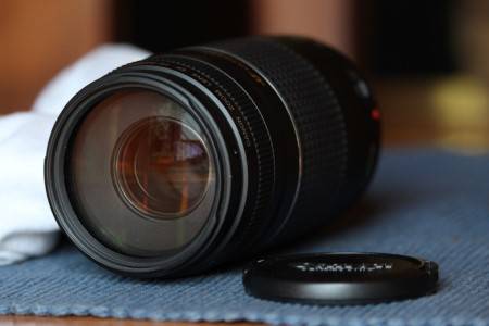 Canon EF 75-300mm f 4.0-5.6 III USM zoom lens