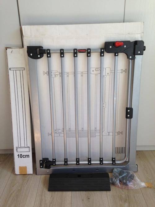 Chelino baby safety gate / barrier