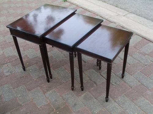 STUNNING VINTAGE BEAUTIFULLY SLOTTING IN NEST OF MAHOGANY TABLES. ELEGANT LEGS!