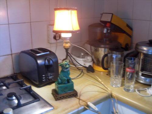 FOR REDICE! VINTAGE?? VERY DESIRABLE ORIENTAL TEMPLE DOG (FOO DOG) ON BRASS STAND LAMP BASE VINTAGE