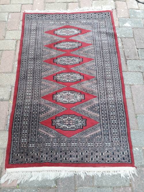 LOVELY & TYPICAL FINE KARACHI AREA RUG WITH GEOMETRIC  DECOR RED, IVORY BLACK ETC