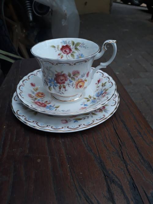 WOW! MY FAV.  ROYAL ALBERT PRETTY AS ANYTHING JUBILEE ROSE TEA TRIO