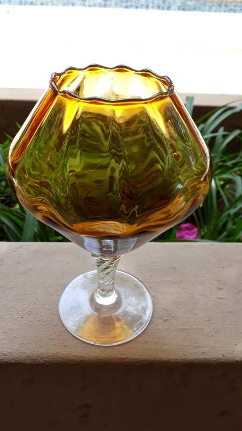 GORGEOUS BELIEVED VENETIAN VINTAGE AMBER GLASS VASE