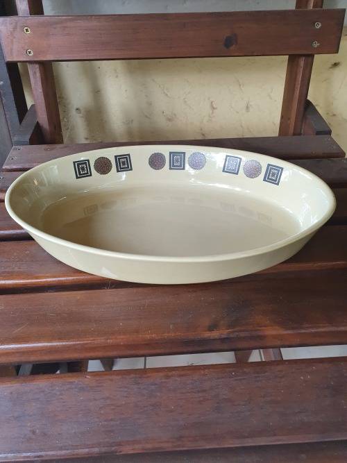 VINTAGE RETRO SOUTH AFRICAN G C WARE CERAMIC DISH WITH PATTERN