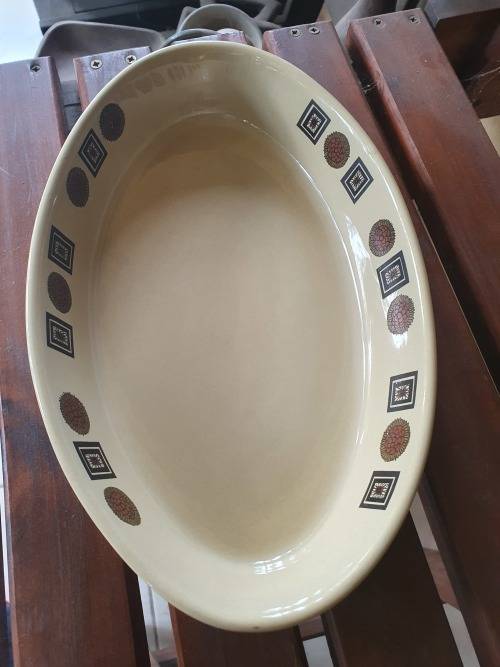 VINTAGE RETRO SOUTH AFRICAN G C WARE CERAMIC DISH WITH PATTERN