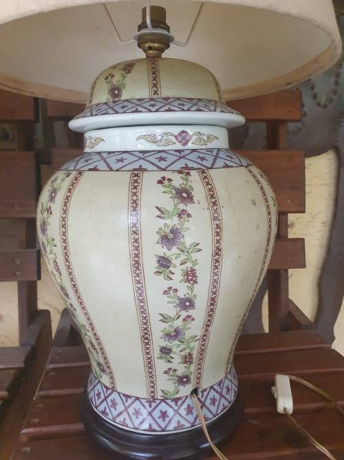 A PAIR OF LARGE ORIENTAL HAND PAINTED GINGER JAR LAMPS ON WOOD BASES FLORAL PLUS  DESIGN