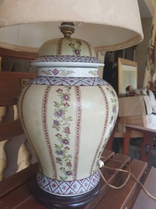 A PAIR OF LARGE ORIENTAL HAND PAINTED GINGER JAR LAMPS ON WOOD BASES FLORAL PLUS  DESIGN