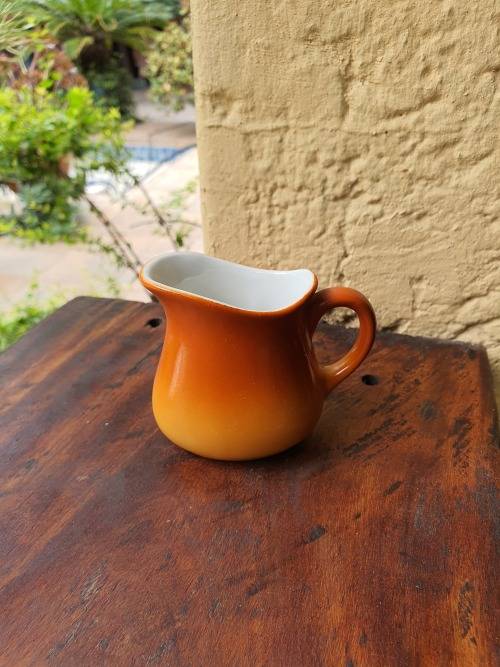 Delightful vintage Para Feu Holland creamer jug