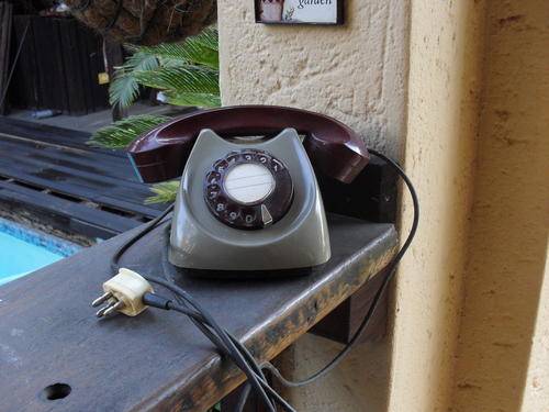 YES! THIS ONE IS FOR THE COLLECTOR VINTAGE AEI CENTENARY MAROON & GREY TELEPHONE WITH ORIGINAL? PLUG