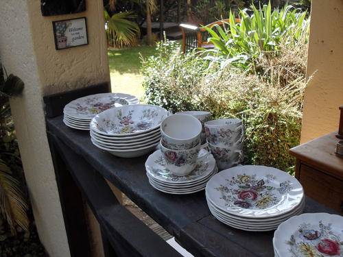 FOR BUYER "OLD SOUL ONLY" VINTAGE JOHNSON BROTHERS "SHERATON"  PART DINNER SET OF 4 (24 PIECES)