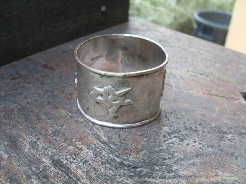 29.40G STUNNING UNUSUAL ORIENTAL NAPKIN / SERVIETTE HOLDER WITH DIFFERENT SCRIPT ON IT. HAS MARKINGS