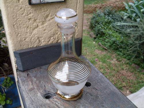 LOVELY ITALIAN DECANTER WITH STRIPED GOLD & FROST DETAIL  BLOWN??