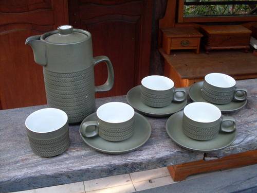 SUPERB VINTAGE RETRO DENBY ENGLAND PART COFFEE SERVICE SAGE OLIVE GREEN CHEVRON PATTERN WOW!!!