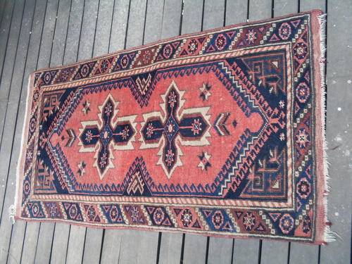 TAKE A RIDE WITH  THIS VINTAGE?? PERSIAN / ORIENTAL TRIBAL??? RUG. GEOMETRIC DESIGN HAND KNOTTED.