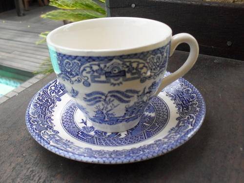 STAFFORDSHIRE GENUINE HAND ENGRAVED BLUE SWALLOW PATTERN TEA DUO