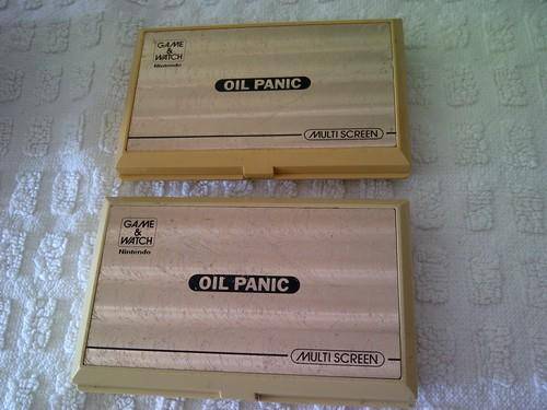 2 Nintendo game and watch (oil panic)