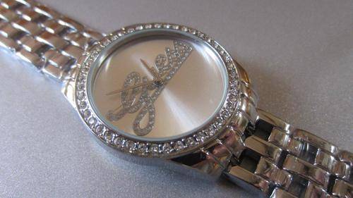 GUESS LADIES WATCH - WHITE ROUND DIAMOND FACE!!!