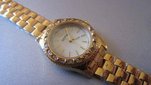 GUESS LADIES WATCH - ROUND GOLD "MOTHER OF PEARL" DIAMOND FACE!!!