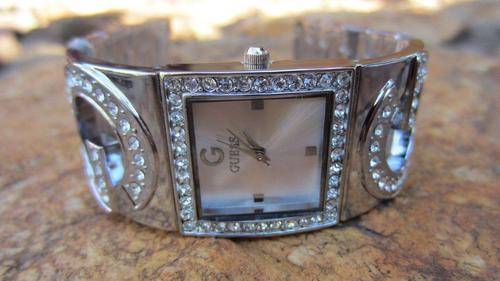 GUESS LADIES WATCH - SILVER SQUARE FACE! LATEST ARRIVAL!!!