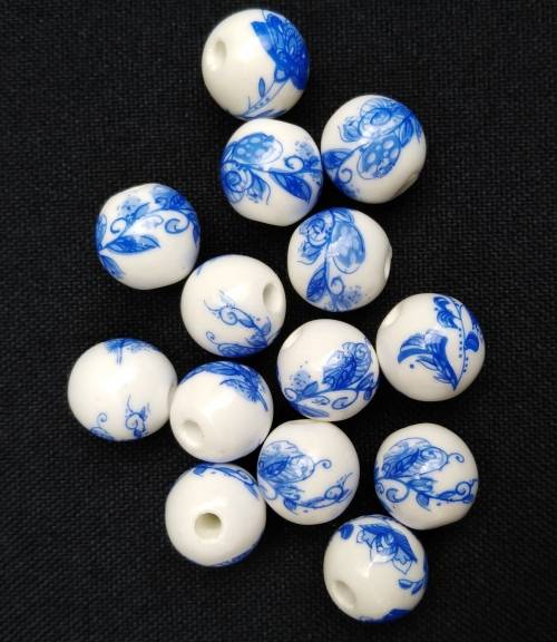 15 x Ceramic Blue and White Beads, Flower. Round 12mm. hole 2~2.5mm