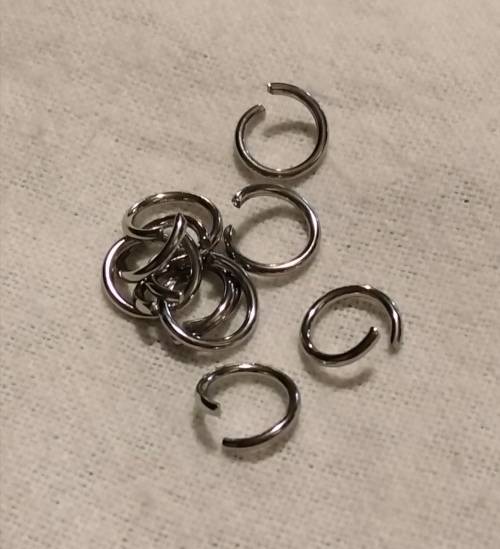 50 x Stainless Steel Jump Rings. 8mm x 1mm, inner diameter 6mm