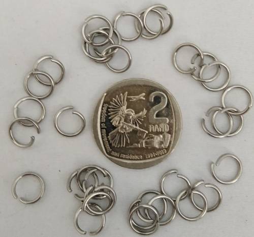 50 x Stainless Steel Jump Rings. 8mm x 1mm, inner diameter 6mm