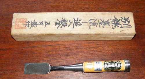 Iyoroi 24mm chisel from Kingshott.