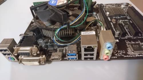 Intel i3-4160 3.6Ghz with Gigabyte GA-B85M-HD3 mainboard , 4GB Memory and 350w Power supply