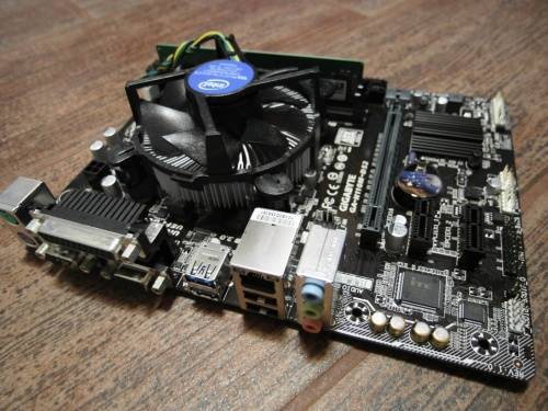 Intel i3-7100 3.9Ghz with Gigabyte GA-H110M-DS2 Board and 4GB Transcend DDR4 2666 Memory