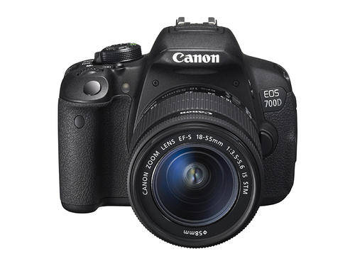 CANON EOS 700D DIGITAL CAMERA SLR WITH CANON 18-55mm 1:3.5-5.6 IS STM LENS + FREE BAG **LIKE NEW*