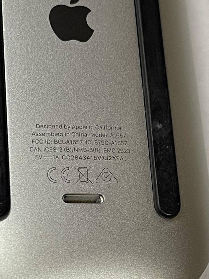 Apple Magic Mouse - White Multi-Touch Surface