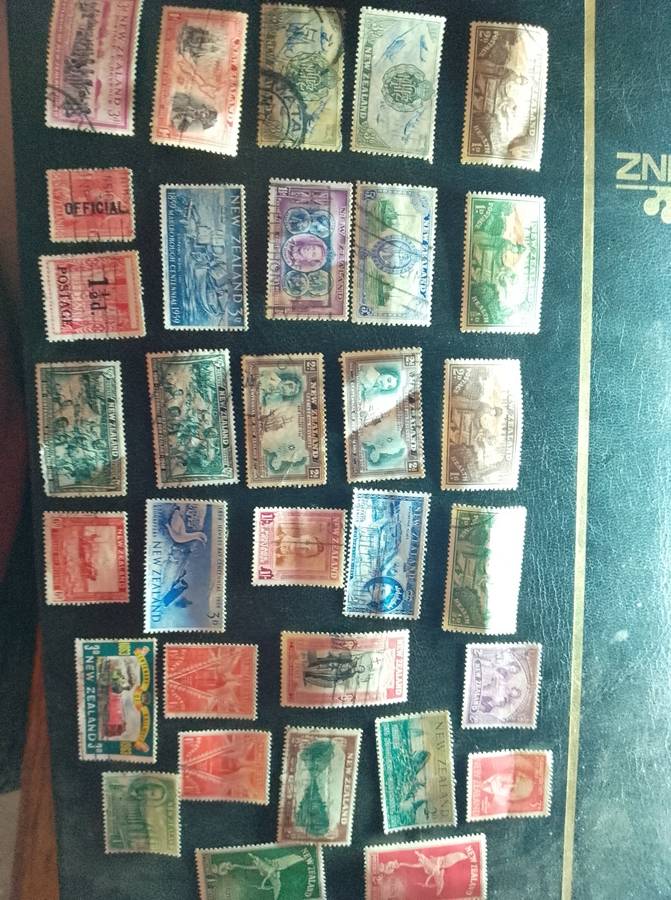 New Zealand stamps x 32