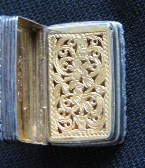 SILVER VINAIGRETTE IN ORIGINAL CASE - BIRMINGHAM 1841