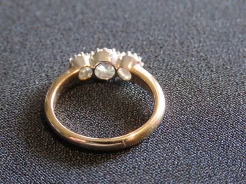 18CT GOLD DRESS RING set with THREE DIAMONDS