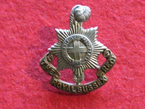 BRITISH - ROYAL SUSSEX REGIMENT CAP BADGE
