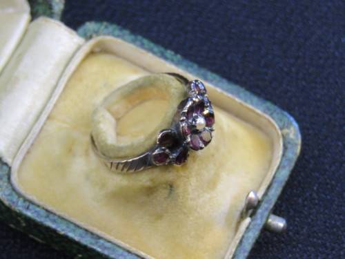 GEORGIAN GOLD - GARNET and PEARL RING - CIRCA 1800