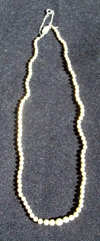 A BEAUTIFUL ANTIQUE STRING OF PEARLS