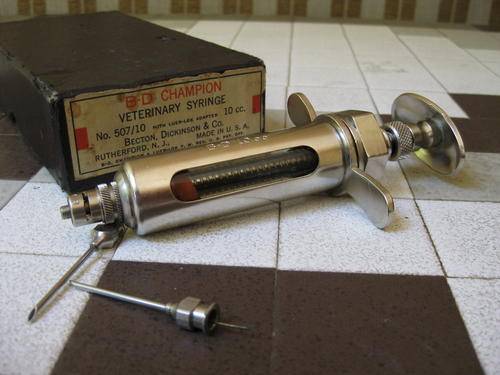 Vintage Veterinary Syringe with box