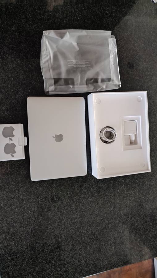 MacBook Pro M2