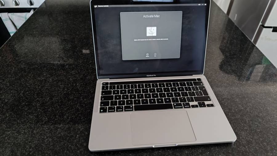 MacBook Pro M2