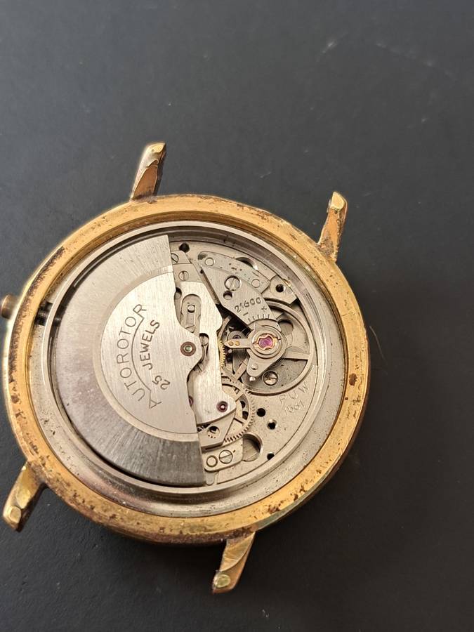 Broken Porta Watch