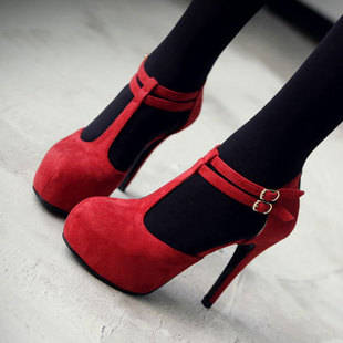 GORGEOUS Red Heels!!