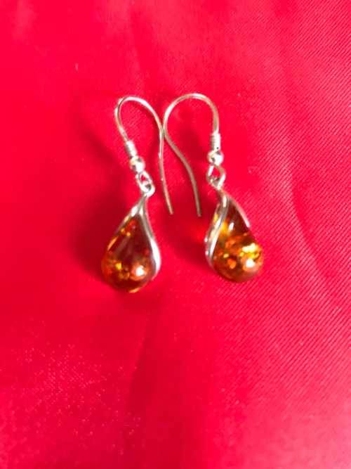 AMBER EARRINGS IMPORTED FROM POLAND.
