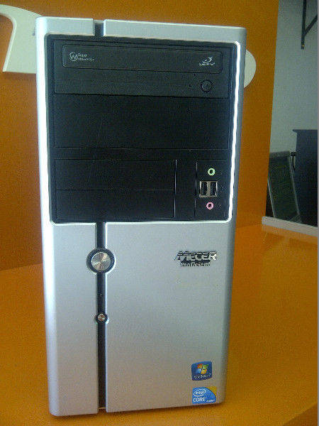 MECER DESKTOP i7  , 250 GB hdd , 2gb ram , dvd writer  with 20" LCD screen included