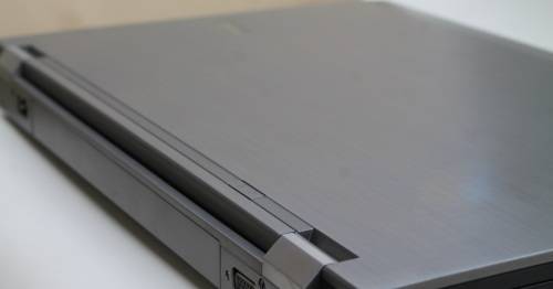 Dell Latitude e6510 i5 laptop  2.53GHZ(M540) 4GB DDr3 - 250GB hDD - wifi - 3G - Needs battery