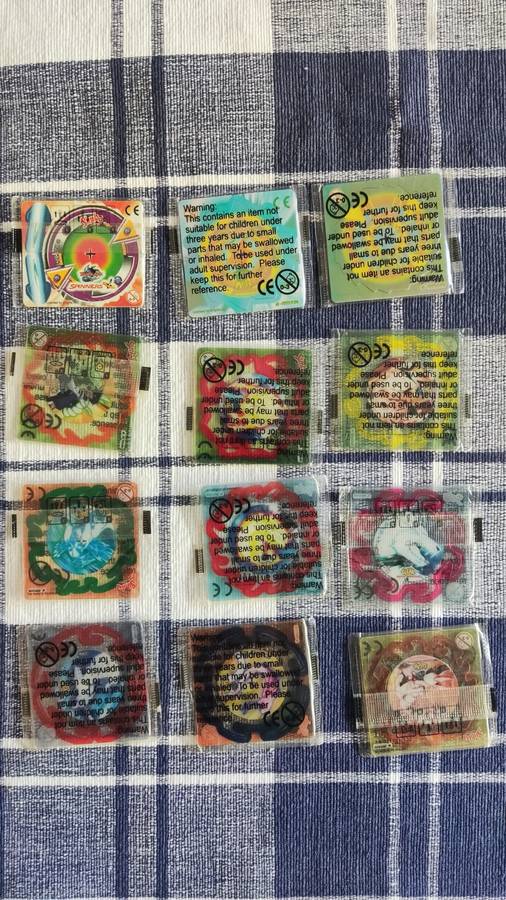 Beyblade tazos Sealed