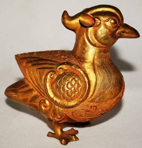 *ORIENTAL*AN OLD, VERY UNUSUAL ORIENTAL GOLD TONE METAL ORNAMENT OF A BIRD ! STRIKINGLY BEAUTIFUL !