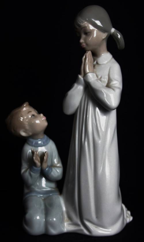 *LLADRO*RARE LARGE LLADRO FIGURINE #4779 "TEACHING TO PRAY" - VALUE R4900